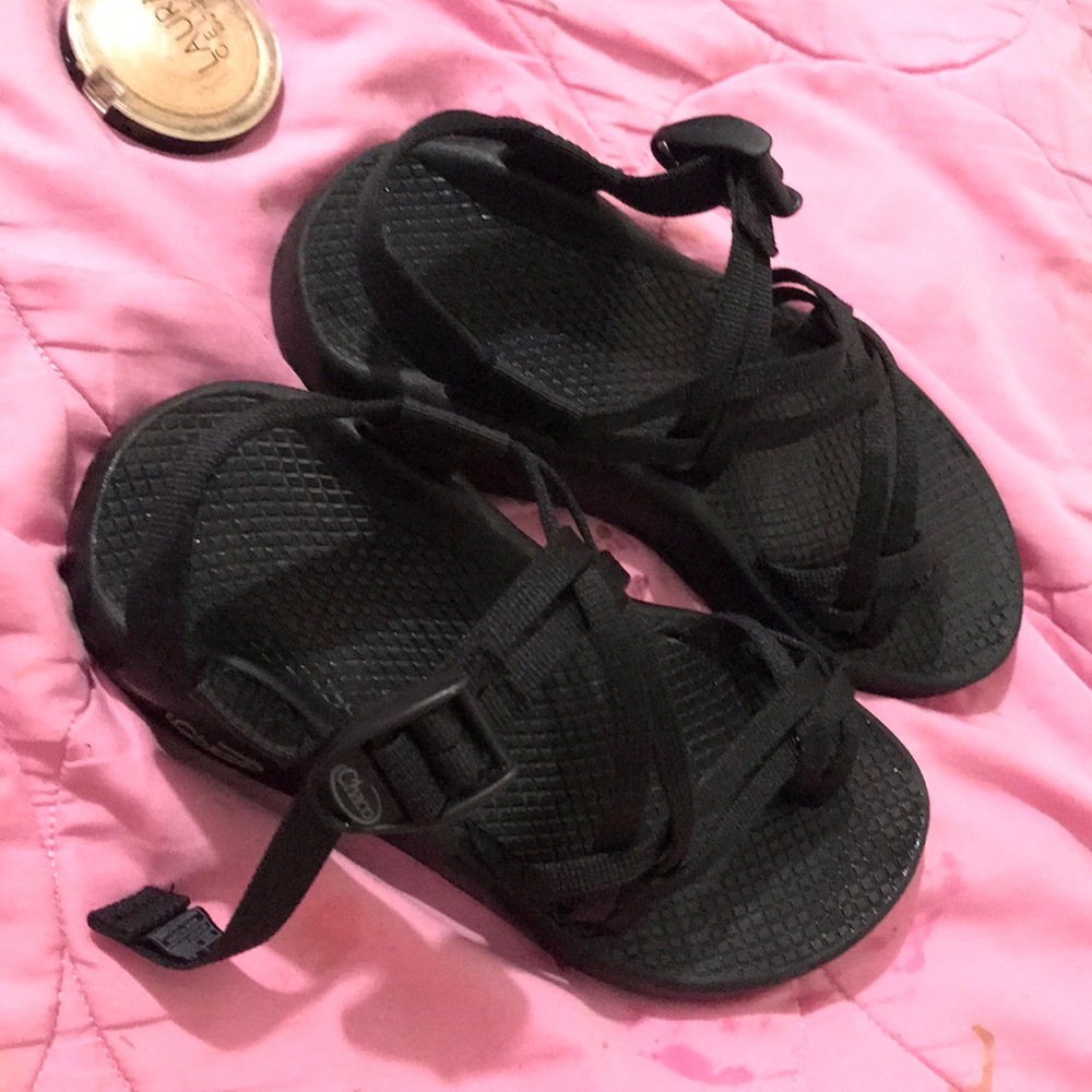 Black chacos
